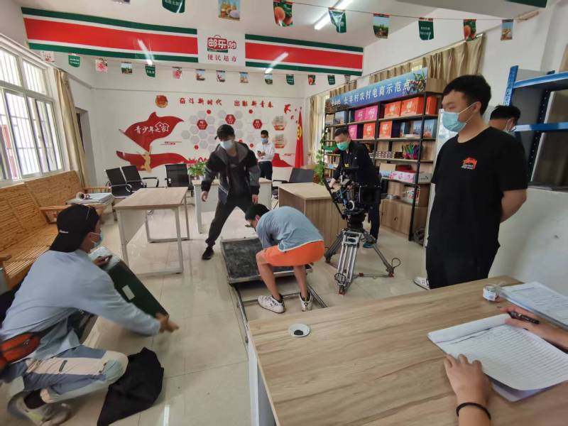 追星女孩心理学分析报告：赤水市广告片拍摄公司揭秘饭圈应援式传播逻辑